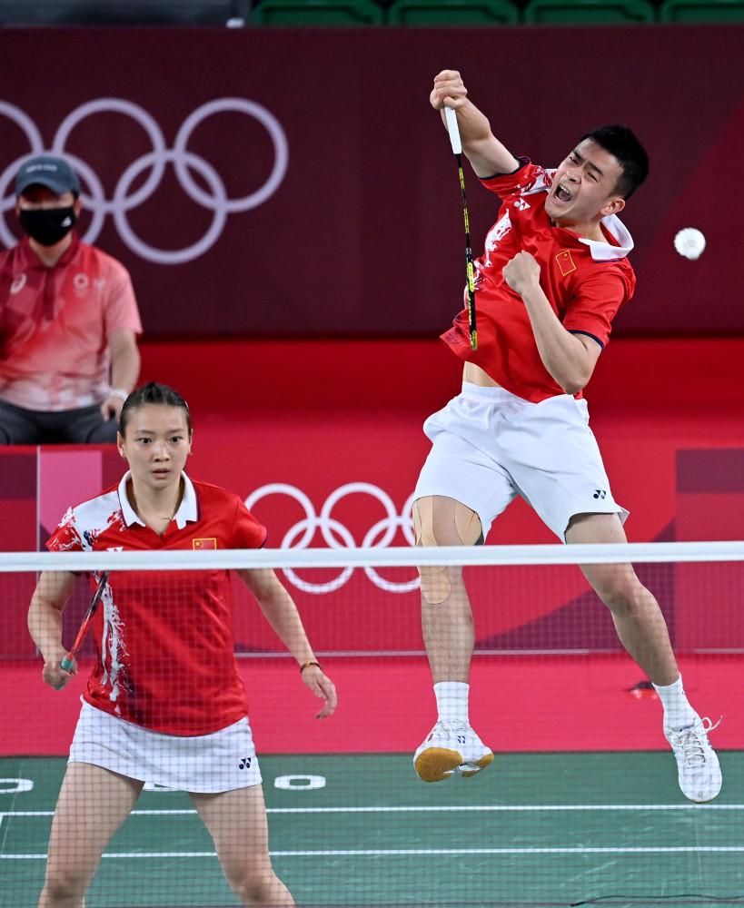 受着巨大的 受着巨大的