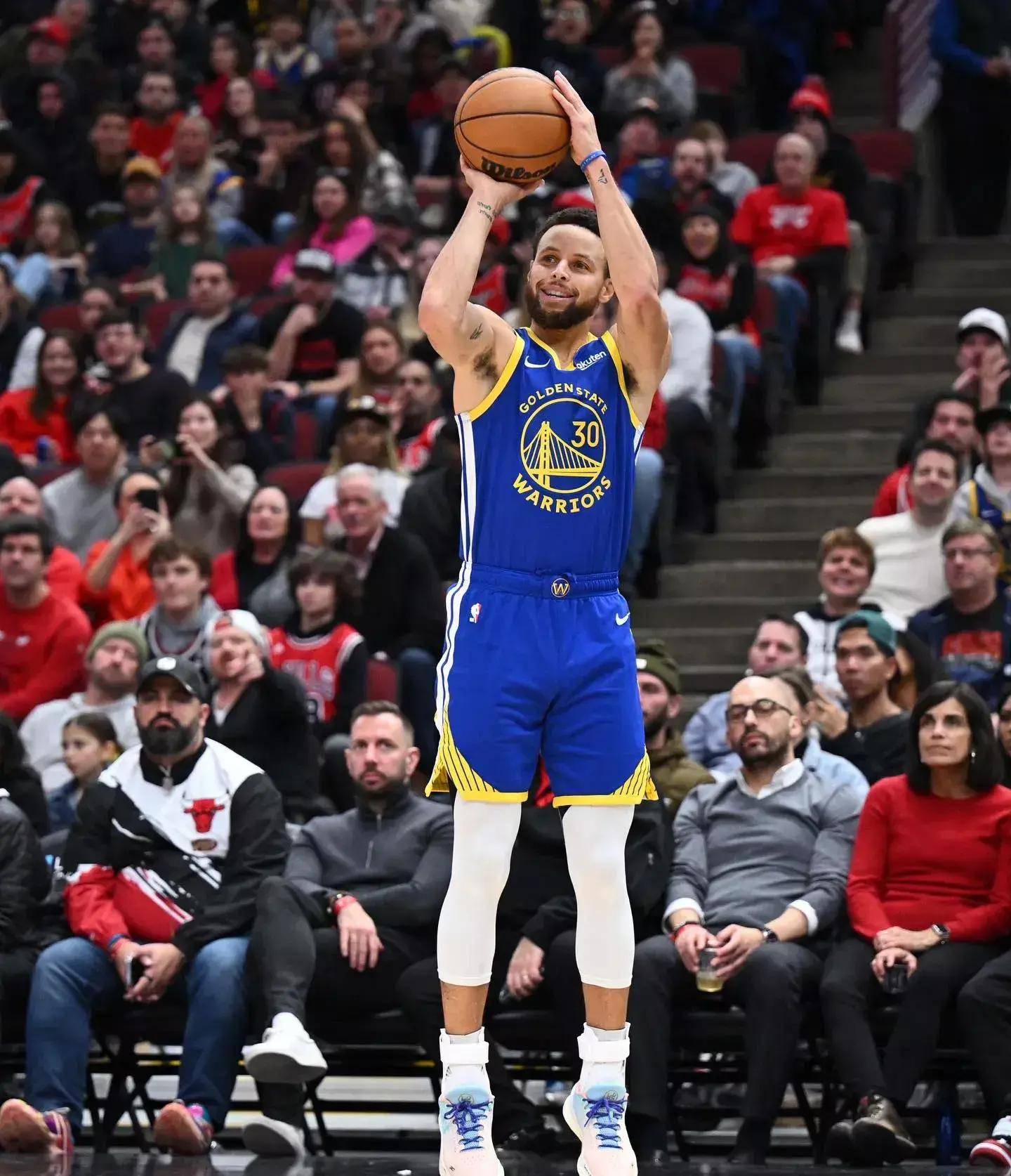 动作闻名于 动作闻名于